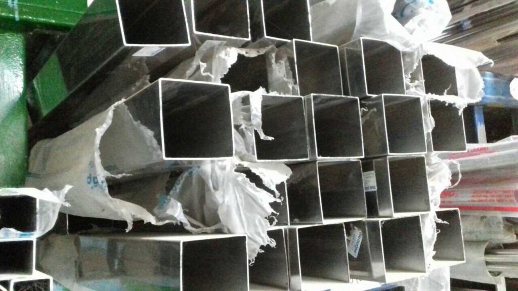 Hộp vuông inox kích thước 10×10