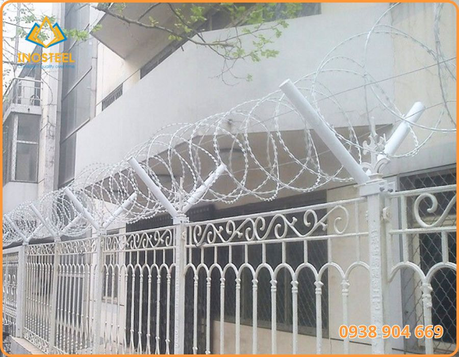 Cách Làm Hàng Rào Dây Thép Gai 4 Thi công kẽm gai hàng rào